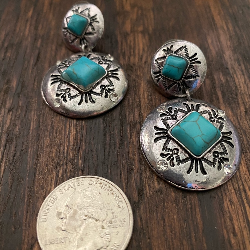 Earrings boutique